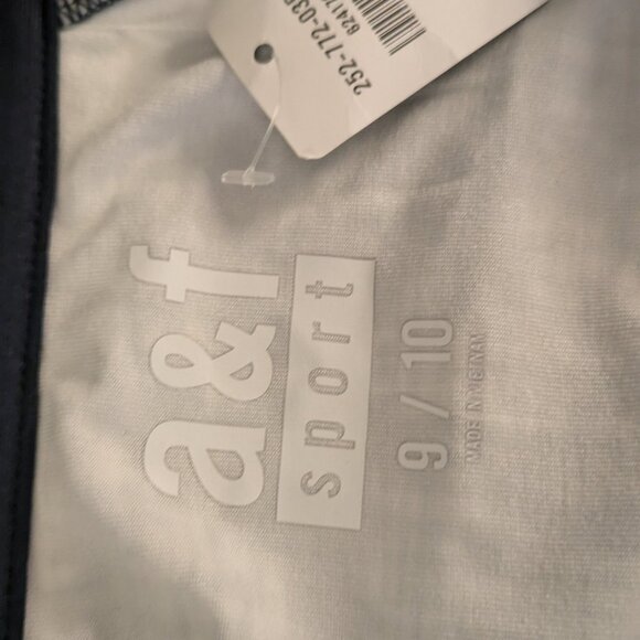 Abercrombie and Fitch athletic quarter zip hoodie - Picture 3 of 3